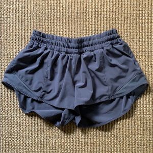 Lululemon Hotty Hot Shorts 2.5”